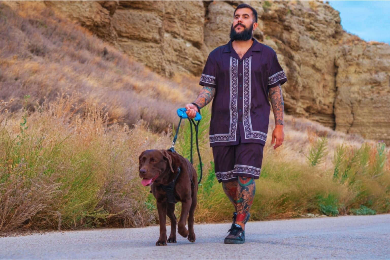 1 1 ¿Cuántas veces al día hay que pasear a tu perro? Guía completa según su edad y energía ¿Cuántas veces al día pasear a tu perro?